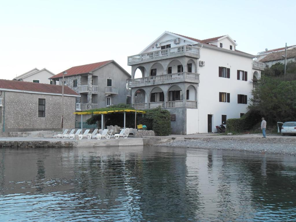 Apartments Petrovic تيفات المظهر الخارجي الصورة