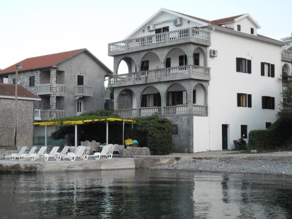 Apartments Petrovic تيفات المظهر الخارجي الصورة