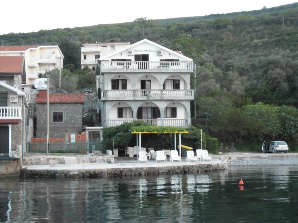 Apartments Petrovic تيفات المظهر الخارجي الصورة